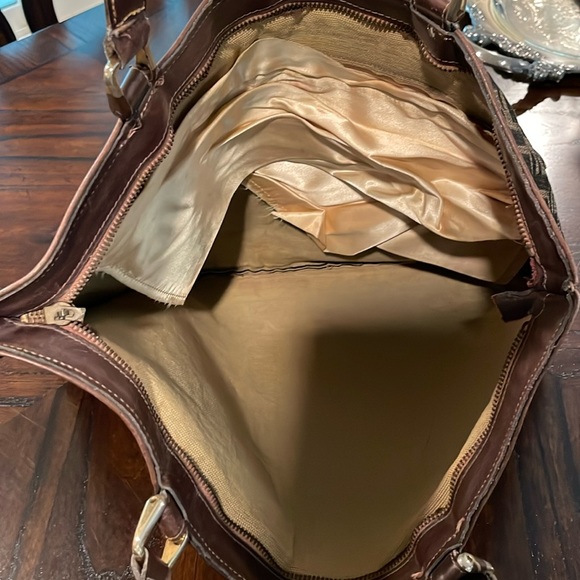 🎉HP🎉 Authentic Vintage Fendi Zippered Tote - Picture 7 of 15